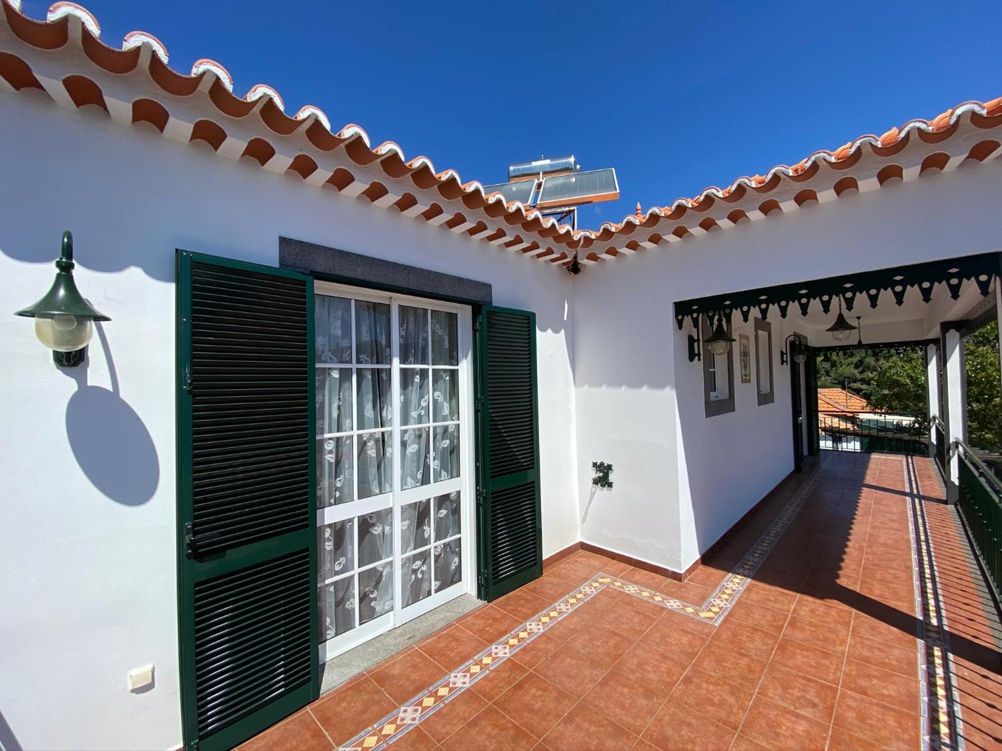 Classic Tranquil Madeiran 4-bedroom Willa *