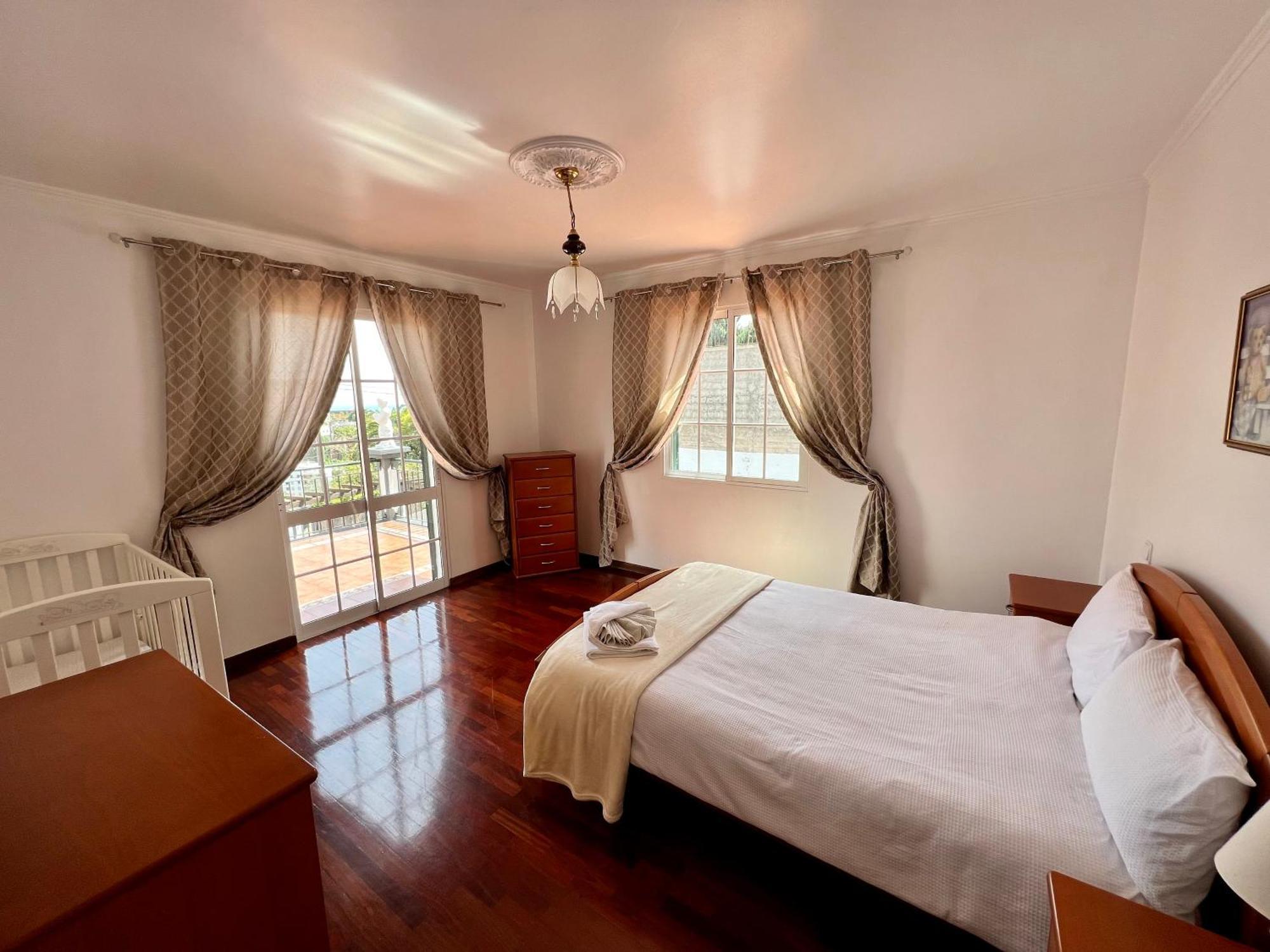 Classic Tranquil Madeiran 4-bedroom Willa